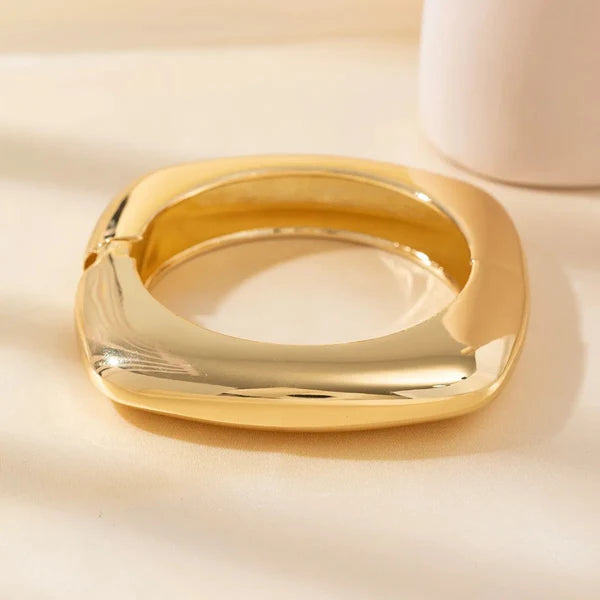 Elina Bangle -18K Gold Plated
