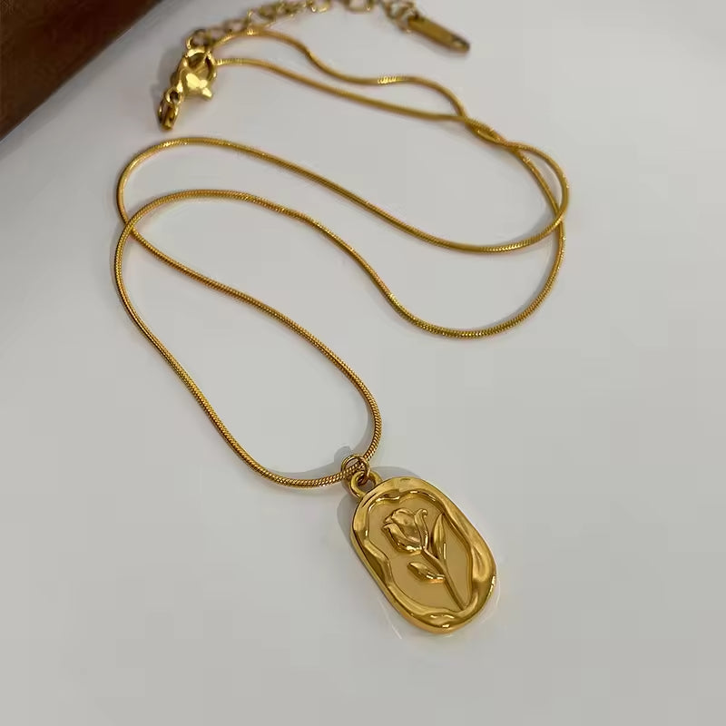 Vintage Rose Necklace - 18k Gold Plated