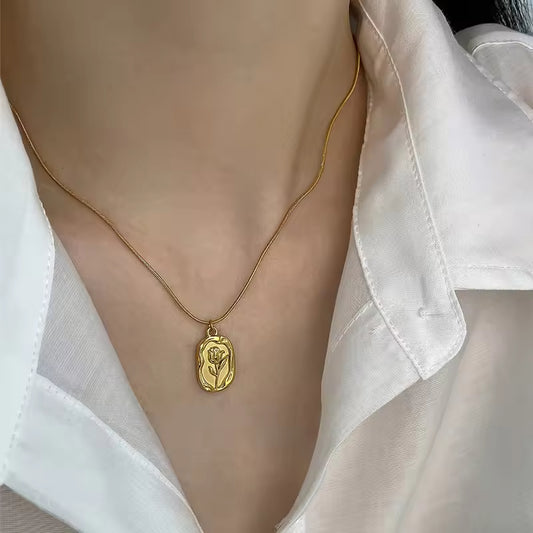 Vintage Rose Necklace - 18k Gold Plated