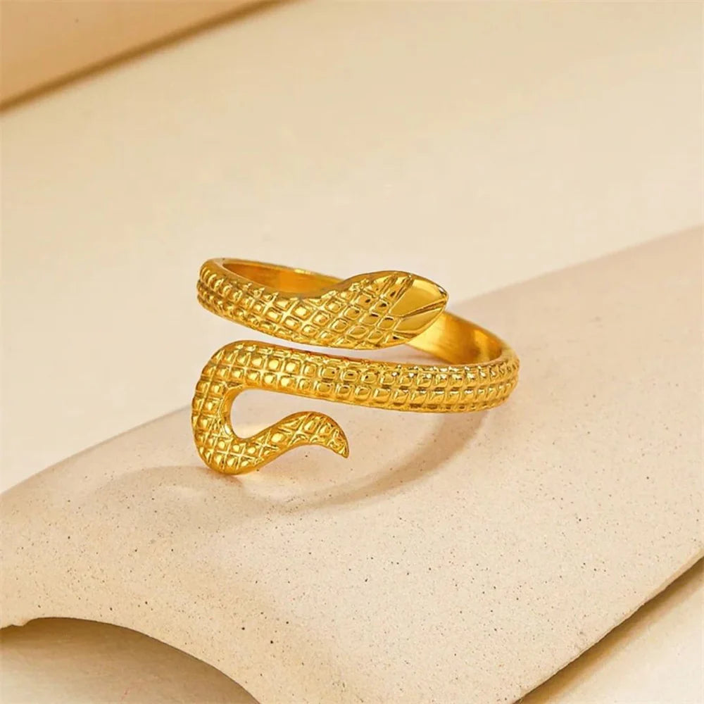 Snakie Ring - 18k Gold Plated