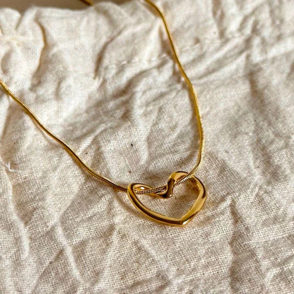 Love Me Necklace - 18k Gold Plated